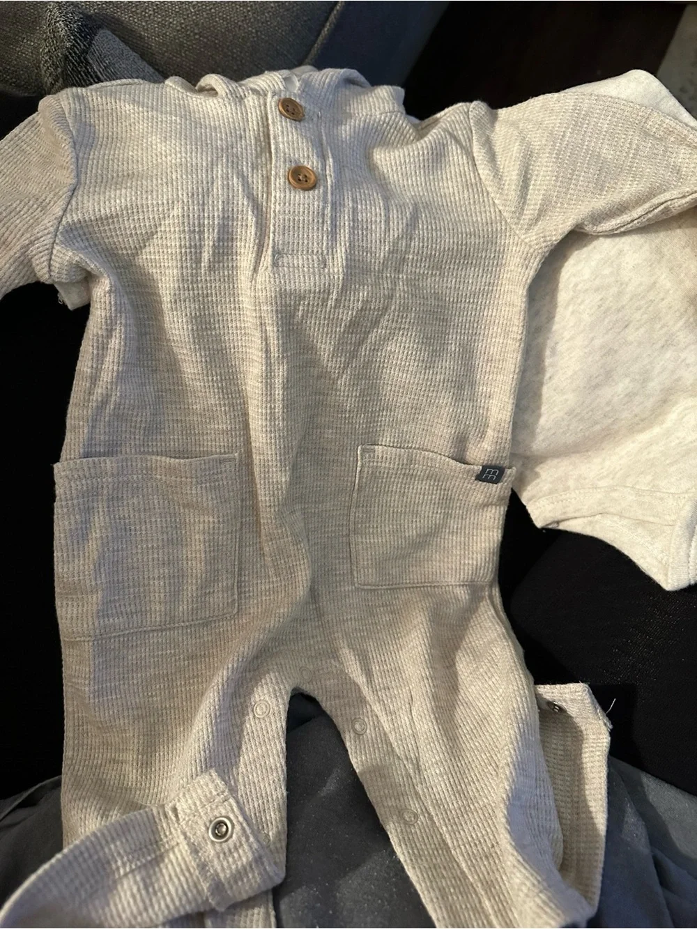 Lot of 11 baby pieces size 6M and 3-6 months